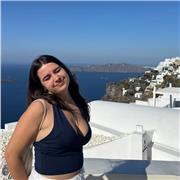 Acompanyament a infants entre 3 i 10 anys per fer de cangur i classes de repas.